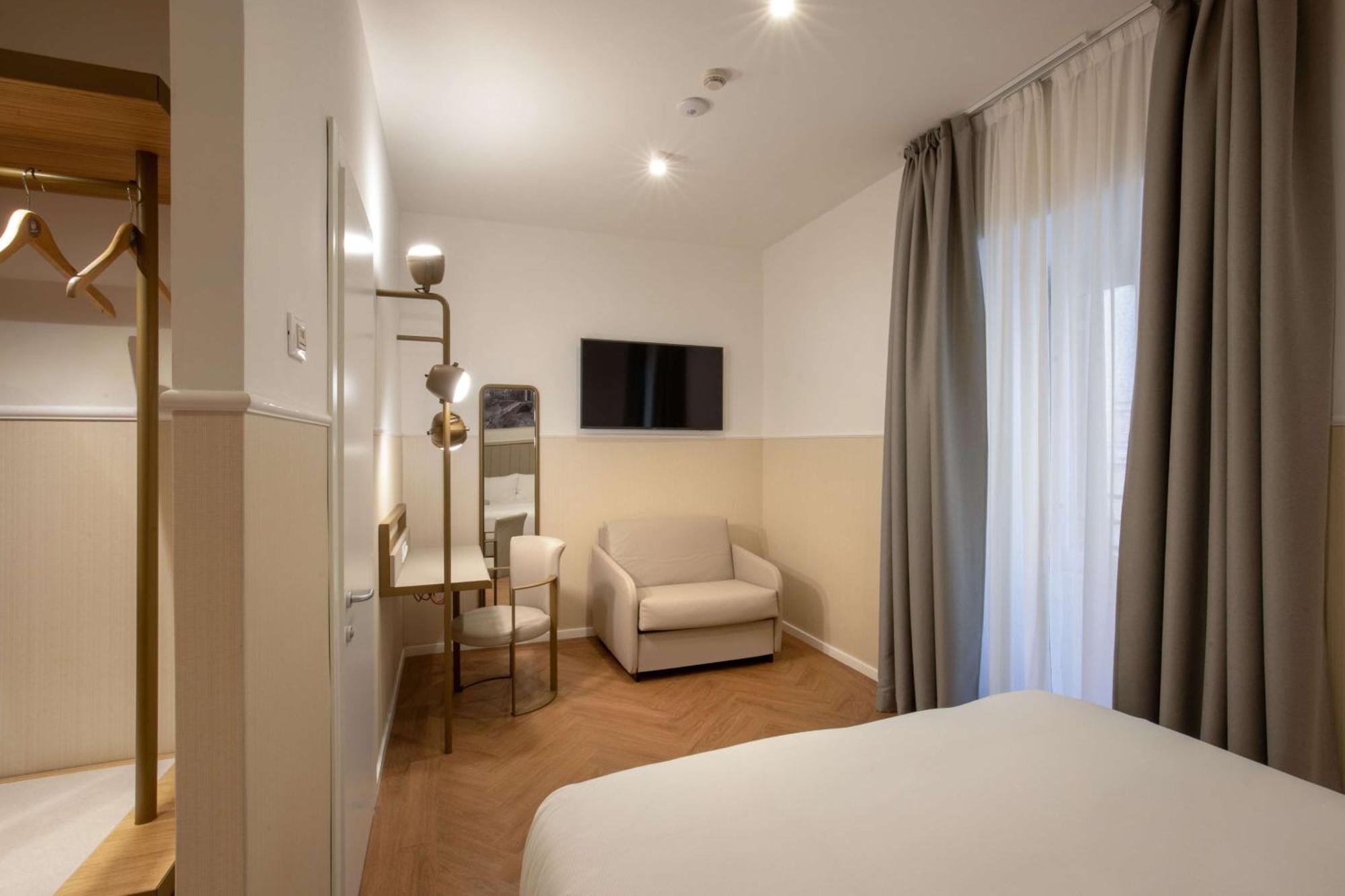 Cosmopolita Rome, Tapestry Collection By Hilton Roma